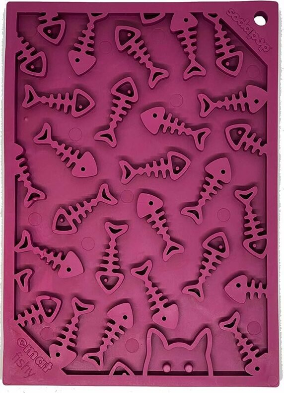 Sodapup Lickmat Small 12 x 17 cm - eri kuoseja Luumu kalanruoto